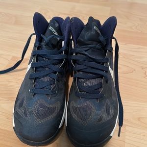 Nike size 8 Hyperfuse shoes